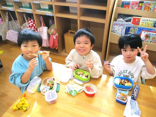 3歳以上児 手作り弁当の日